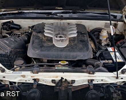 Белый Грейт Вол Хавал Х3, объемом двигателя 2.4 л и пробегом 166 тыс. км за 4000 $, фото 4 на Automoto.ua