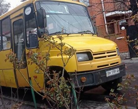 Желтый ХАЗ (Анторус) 2350, объемом двигателя 4.6 л и пробегом 300 тыс. км за 3600 $, фото 1 на Automoto.ua