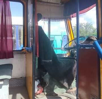 Жовтий ХАЗ (Анторус) 3230, об'ємом двигуна 4 л та пробігом 265 тис. км за 4500 $, фото 7 на Automoto.ua
