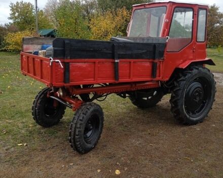 ХТЗ Т-16 1995 у Харкові на Automoto.ua Червоний ХТЗ Т-16, об'ємом двигуна 2 л та пробігом 200 тис. км за 2800 $, фото 1 на Automoto.ua