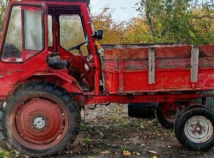 ХТЗ Т-16 1992 у Сребного на Automoto.ua Червоний ХТЗ Т-16, об'ємом двигуна 0 л та пробігом 10 тис. км за 3100 $, фото 1 на Automoto.ua