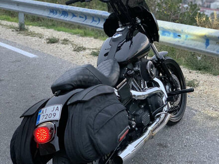 Харлей-Девідсон 1450 Dyna Super Glide 2001 у Києві на Automoto.ua Чорний Харлей-Девідсон 1450 Dyna Super Glide, об'ємом двигуна 1.58 л та пробігом 40 тис. км за 20000 $, фото 1 на Automoto.ua