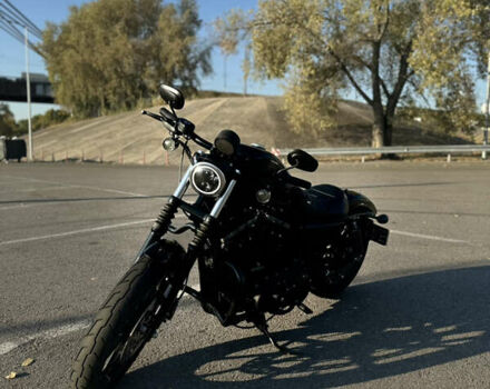 Черный Харлей-Дэвидсон 883 Iron, объемом двигателя 0.9 л и пробегом 8 тыс. км за 9700 $, фото 1 на Automoto.ua