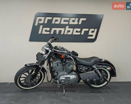 Черный Харлей-Дэвидсон 883 Sportster Custom, объемом двигателя 0.8 л и пробегом 18 тыс. км за 12000 $, фото 14 на Automoto.ua