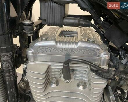 Черный Харлей-Дэвидсон 883 Sportster Custom, объемом двигателя 0.8 л и пробегом 18 тыс. км за 12000 $, фото 41 на Automoto.ua