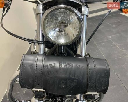 Черный Харлей-Дэвидсон 883 Sportster Custom, объемом двигателя 0.8 л и пробегом 18 тыс. км за 12000 $, фото 42 на Automoto.ua