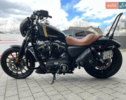 Черный Харлей-Дэвидсон 883 Sportster Custom, объемом двигателя 0.9 л и пробегом 25 тыс. км за 12500 $, фото 5 на Automoto.ua