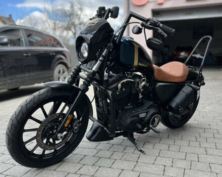 Черный Харлей-Дэвидсон 883 Sportster Custom, объемом двигателя 0.9 л и пробегом 25 тыс. км за 12500 $, фото 6 на Automoto.ua