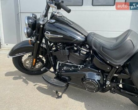 Черный Харлей-Дэвидсон Хэритаж Софтэил, объемом двигателя 1.9 л и пробегом 1 тыс. км за 17300 $, фото 5 на Automoto.ua