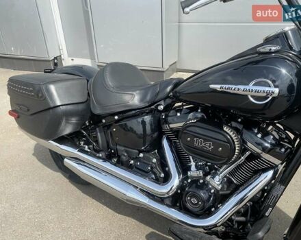 Черный Харлей-Дэвидсон Хэритаж Софтэил, объемом двигателя 1.9 л и пробегом 1 тыс. км за 17300 $, фото 3 на Automoto.ua