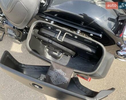 Черный Харлей-Дэвидсон Хэритаж Софтэил, объемом двигателя 1.9 л и пробегом 1 тыс. км за 17300 $, фото 8 на Automoto.ua