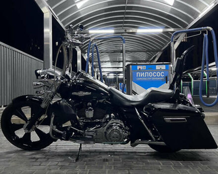 Черный Харлей-Дэвидсон Роад Кинг, объемом двигателя 1.6 л и пробегом 53 тыс. км за 15000 $, фото 2 на Automoto.ua