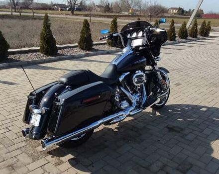Черный Харлей-Дэвидсон Стрит Глиде, объемом двигателя 1.7 л и пробегом 28 тыс. км за 12999 $, фото 2 на Automoto.ua