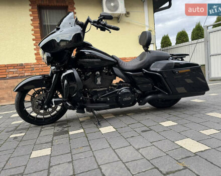 Черный Харлей-Дэвидсон Стрит Глиде, объемом двигателя 1.8 л и пробегом 91 тыс. км за 19500 $, фото 20 на Automoto.ua