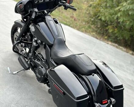 Чорний Харлей-Девідсон Стріт Глідє, об'ємом двигуна 1.87 л та пробігом 2 тис. км за 21900 $, фото 20 на Automoto.ua