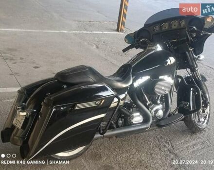 Черный Харлей-Дэвидсон Стрит Глиде, объемом двигателя 1.7 л и пробегом 25 тыс. км за 16750 $, фото 1 на Automoto.ua