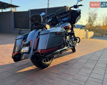 Харлей-Дэвидсон CVO Road Glide, объемом двигателя 1.9 л и пробегом 14 тыс. км за 30000 $, фото 4 на Automoto.ua