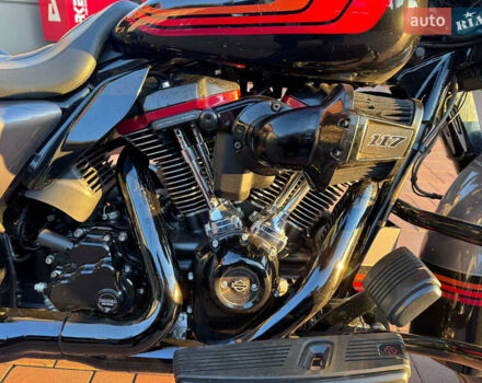 Харлей-Дэвидсон CVO Road Glide, объемом двигателя 1.9 л и пробегом 14 тыс. км за 30000 $, фото 2 на Automoto.ua