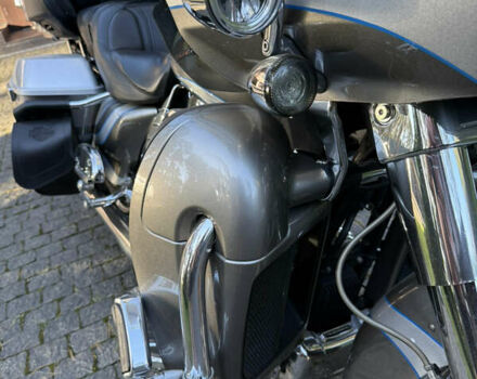 Серый Харлей-Дэвидсон CVO Road Glide, объемом двигателя 1.8 л и пробегом 55 тыс. км за 20000 $, фото 4 на Automoto.ua