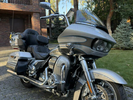 Сірий Харлей-Девідсон CVO Road Glide, об'ємом двигуна 1.8 л та пробігом 55 тис. км за 20000 $, фото 1 на Automoto.ua