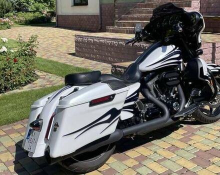Белый Харлей-Дэвидсон CVO Street Glide, объемом двигателя 0 л и пробегом 24 тыс. км за 18900 $, фото 7 на Automoto.ua