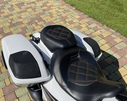 Белый Харлей-Дэвидсон CVO Street Glide, объемом двигателя 0 л и пробегом 24 тыс. км за 18900 $, фото 10 на Automoto.ua