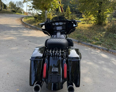 Харлей-Дэвидсон CVO Street Glide 2016 в Ровно на Automoto.ua Черный Харлей-Дэвидсон CVO Street Glide, объемом двигателя 1.85 л и пробегом 25 тыс. км за 19900 $, фото 7 на Automoto.ua