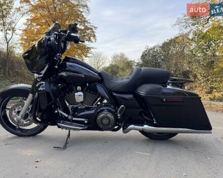 Харлей-Дэвидсон CVO Street Glide 2016 в Ровно на Automoto.ua Черный Харлей-Дэвидсон CVO Street Glide, объемом двигателя 1.85 л и пробегом 25 тыс. км за 19900 $, фото 9 на Automoto.ua