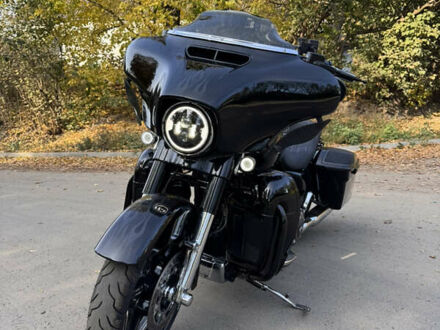 Черный Харлей-Дэвидсон CVO Street Glide, объемом двигателя 1.85 л и пробегом 25 тыс. км за 19900 $, фото 1 на Automoto.ua