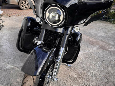 Харлей-Дэвидсон CVO Street Glide 2016 в Ровно на Automoto.ua Черный Харлей-Дэвидсон CVO Street Glide, объемом двигателя 1.8 л и пробегом 25 тыс. км за 21499 $, фото 1 на Automoto.ua