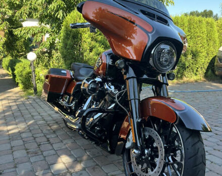 Коричневый Харлей-Дэвидсон CVO Street Glide, объемом двигателя 2 л и пробегом 17 тыс. км за 32500 $, фото 1 на Automoto.ua