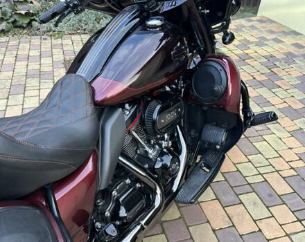 Красный Харлей-Дэвидсон CVO Street Glide, объемом двигателя 1.9 л и пробегом 31 тыс. км за 35000 $, фото 8 на Automoto.ua