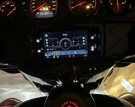 Красный Харлей-Дэвидсон CVO Street Glide, объемом двигателя 1.9 л и пробегом 31 тыс. км за 35000 $, фото 11 на Automoto.ua