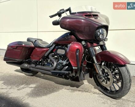 Красный Харлей-Дэвидсон CVO Street Glide, объемом двигателя 2.2 л и пробегом 18 тыс. км за 30400 $, фото 1 на Automoto.ua