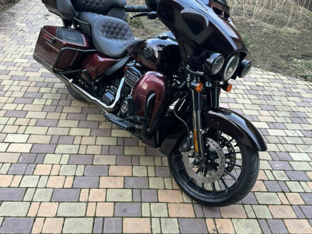 Харлей-Дэвидсон CVO Street Glide 2019 в Новомосковске на Automoto.ua Красный Харлей-Дэвидсон CVO Street Glide, объемом двигателя 1.9 л и пробегом 31 тыс. км за 35000 $, фото 1 на Automoto.ua