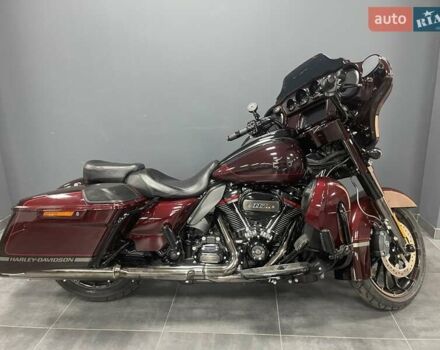 Харлей-Дэвидсон CVO Street Glide, объемом двигателя 1.9 л и пробегом 9 тыс. км за 35000 $, фото 6 на Automoto.ua