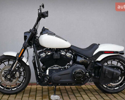 Белый Харлей-Дэвидсон Fat Bob, объемом двигателя 1.75 л и пробегом 18 тыс. км за 21000 $, фото 1 на Automoto.ua