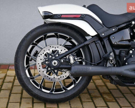 Белый Харлей-Дэвидсон Fat Bob, объемом двигателя 1.75 л и пробегом 18 тыс. км за 21000 $, фото 18 на Automoto.ua
