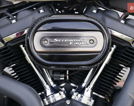 Белый Харлей-Дэвидсон Fat Bob, объемом двигателя 1.75 л и пробегом 18 тыс. км за 21000 $, фото 5 на Automoto.ua