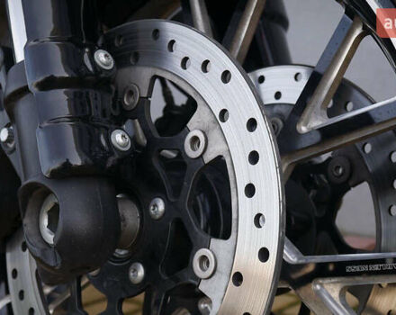 Белый Харлей-Дэвидсон Fat Bob, объемом двигателя 1.75 л и пробегом 18 тыс. км за 21000 $, фото 16 на Automoto.ua
