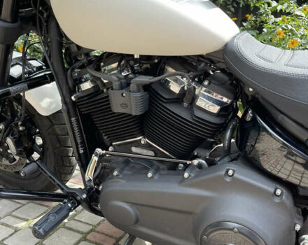 Белый Харлей-Дэвидсон Fat Bob, объемом двигателя 1.9 л и пробегом 2 тыс. км за 22000 $, фото 9 на Automoto.ua