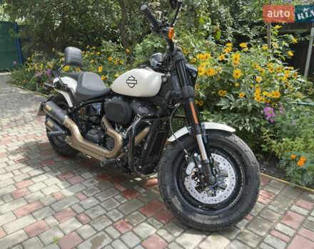 Белый Харлей-Дэвидсон Fat Bob, объемом двигателя 1.9 л и пробегом 2 тыс. км за 22000 $, фото 19 на Automoto.ua