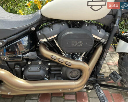 Белый Харлей-Дэвидсон Fat Bob, объемом двигателя 1.9 л и пробегом 2 тыс. км за 22000 $, фото 17 на Automoto.ua