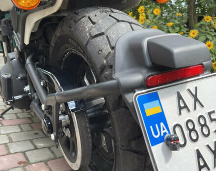 Белый Харлей-Дэвидсон Fat Bob, объемом двигателя 1.9 л и пробегом 2 тыс. км за 22000 $, фото 4 на Automoto.ua