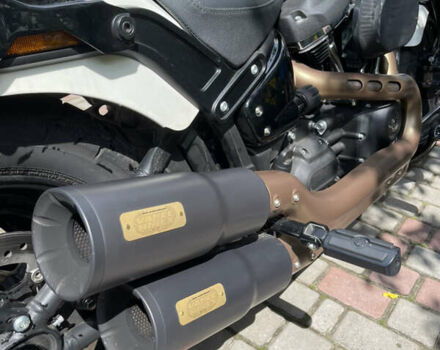 Белый Харлей-Дэвидсон Fat Bob, объемом двигателя 1.9 л и пробегом 2 тыс. км за 22000 $, фото 2 на Automoto.ua
