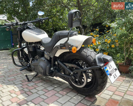 Белый Харлей-Дэвидсон Fat Bob, объемом двигателя 1.9 л и пробегом 2 тыс. км за 22000 $, фото 12 на Automoto.ua