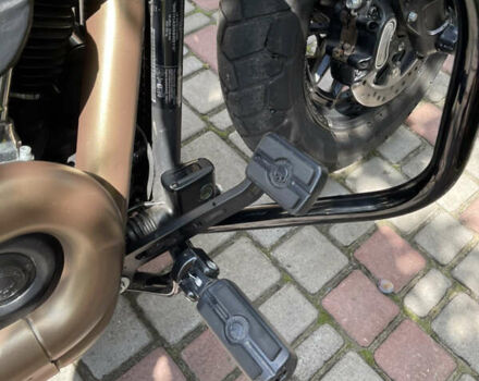Белый Харлей-Дэвидсон Fat Bob, объемом двигателя 1.9 л и пробегом 2 тыс. км за 22000 $, фото 3 на Automoto.ua
