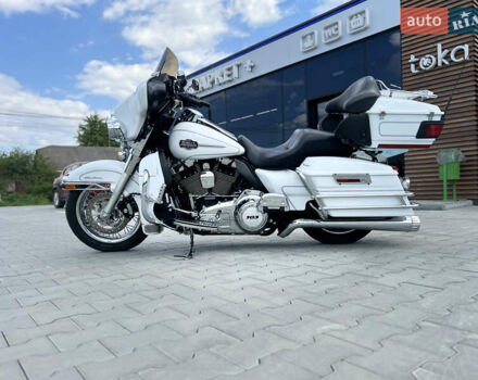 Белый Харлей-Дэвидсон FLHTCU Ultra Classic Electra Glide, объемом двигателя 1.69 л и пробегом 36 тыс. км за 16300 $, фото 13 на Automoto.ua