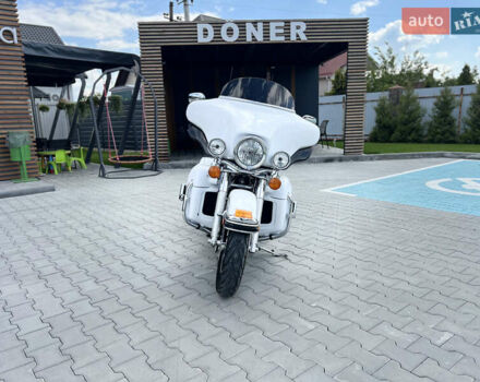 Белый Харлей-Дэвидсон FLHTCU Ultra Classic Electra Glide, объемом двигателя 1.69 л и пробегом 36 тыс. км за 16300 $, фото 3 на Automoto.ua