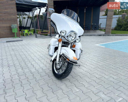 Белый Харлей-Дэвидсон FLHTCU Ultra Classic Electra Glide, объемом двигателя 1.69 л и пробегом 36 тыс. км за 16300 $, фото 6 на Automoto.ua